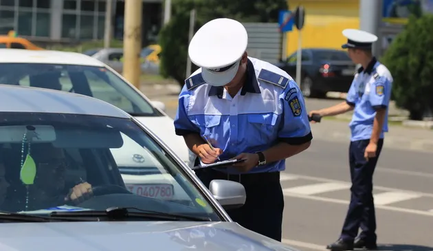 Șoferi prinși de polițiști în trafic fără dreptul de a conduce