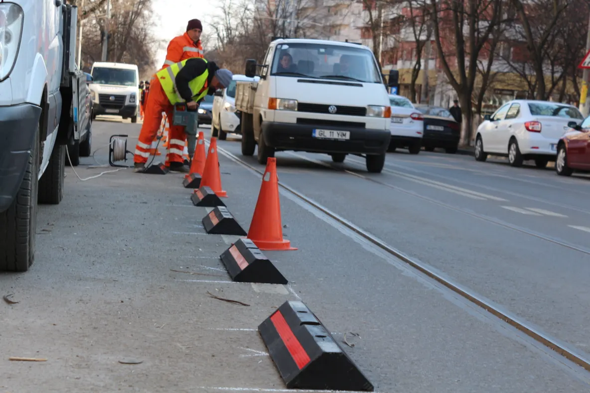 Pe strada Basarabiei, o bandă rezervată pentru transportul în comun