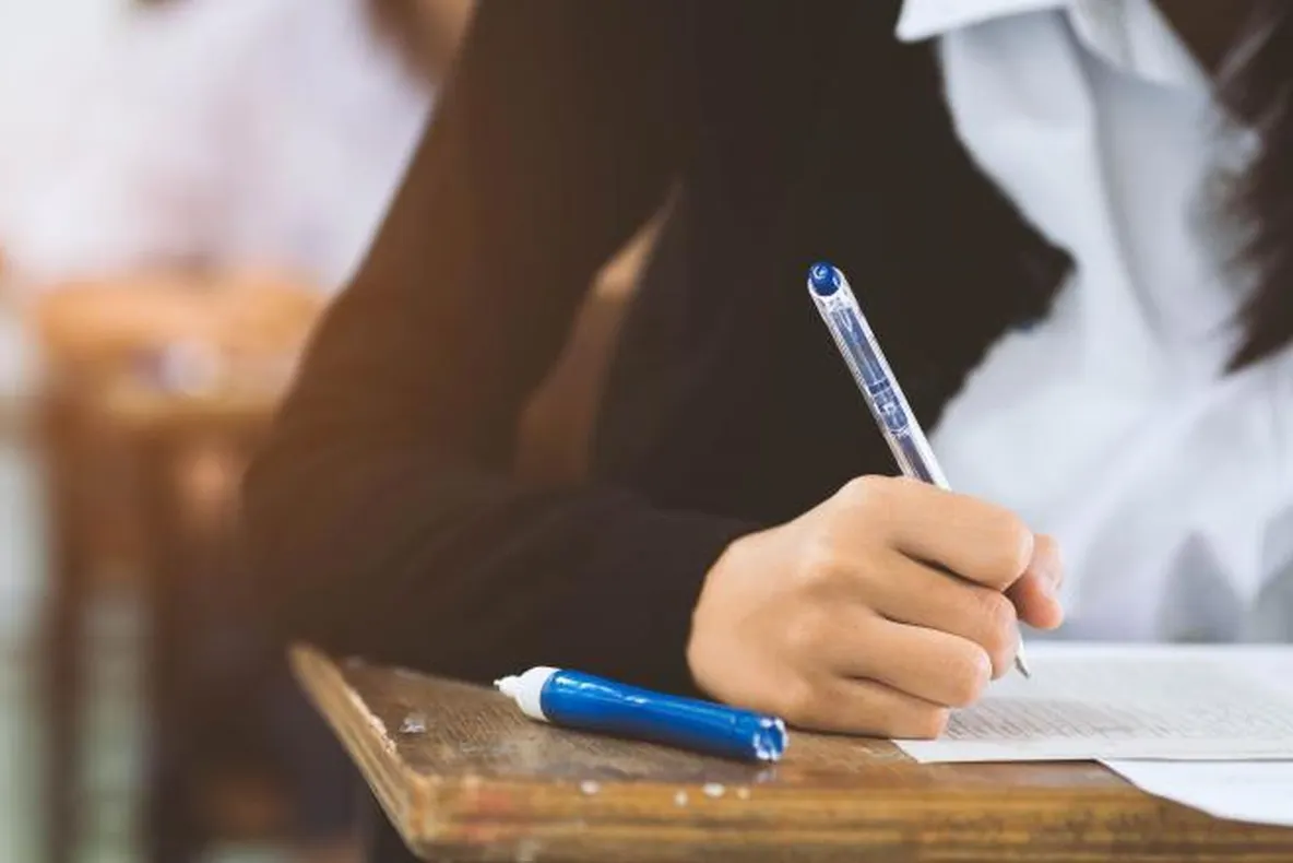 Peste 3.200 de elevi gălăţeni încep luni probele scrise ale Bacalaureatului
