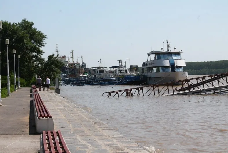 Dunărea continuă să crească, vârful de viitură fiind aşteptat peste două zile