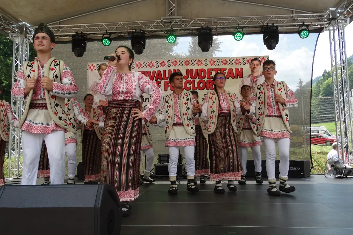 Artişti din opt ţări la Festivalul Internaţional de Folclor de la Galaţi