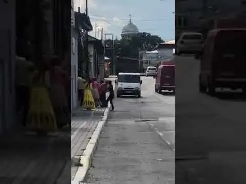 Bătaie cu bâtele, în plină stradă, la Tecuci, într-o reglare de conturi