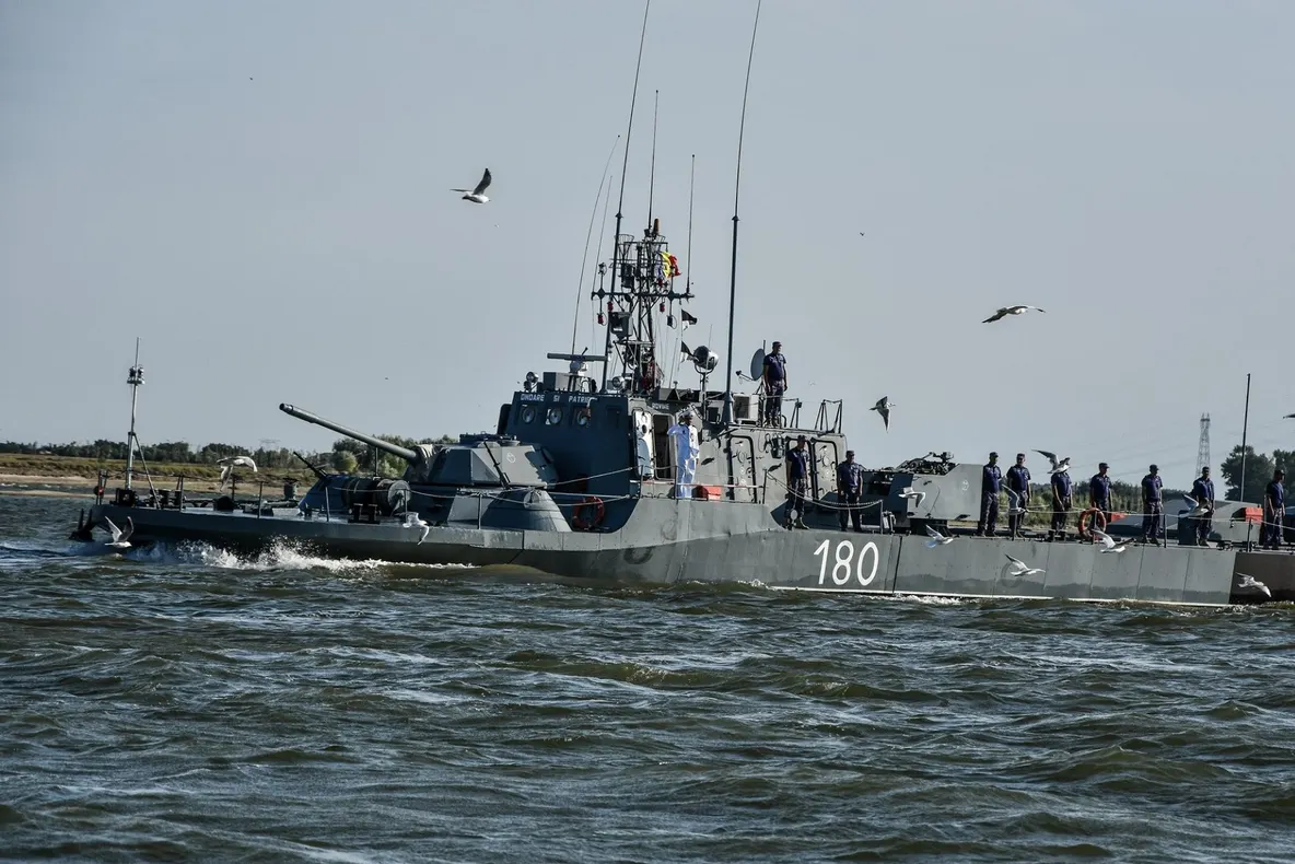 Sărbătoarea Zilei Marinei la Galaţi a scos sute de oameni pe Faleză