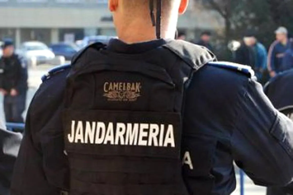 Un jandarm aflat în concediu a prins un hoţ de poşete