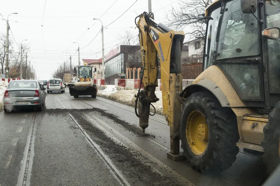 Poliţist lovit în trafic de un şofer, în urma unei altercaţii