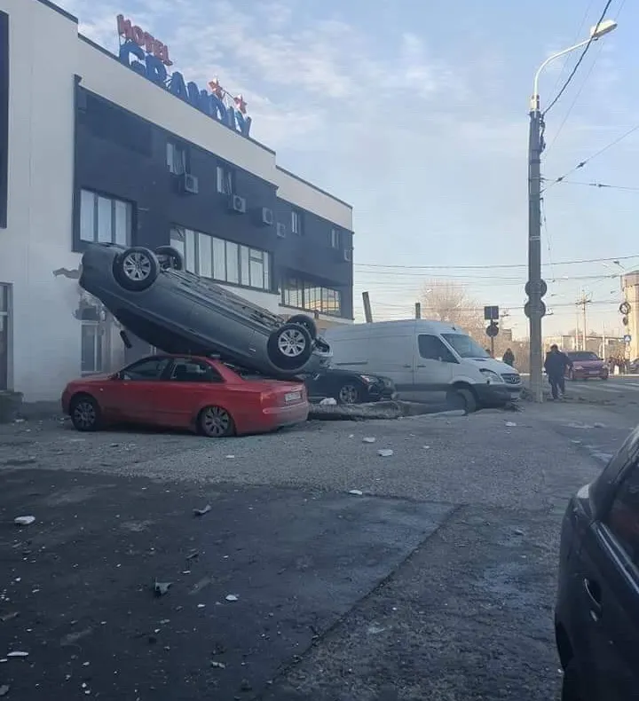 (VIDEO) Explozie la o spălătorie auto