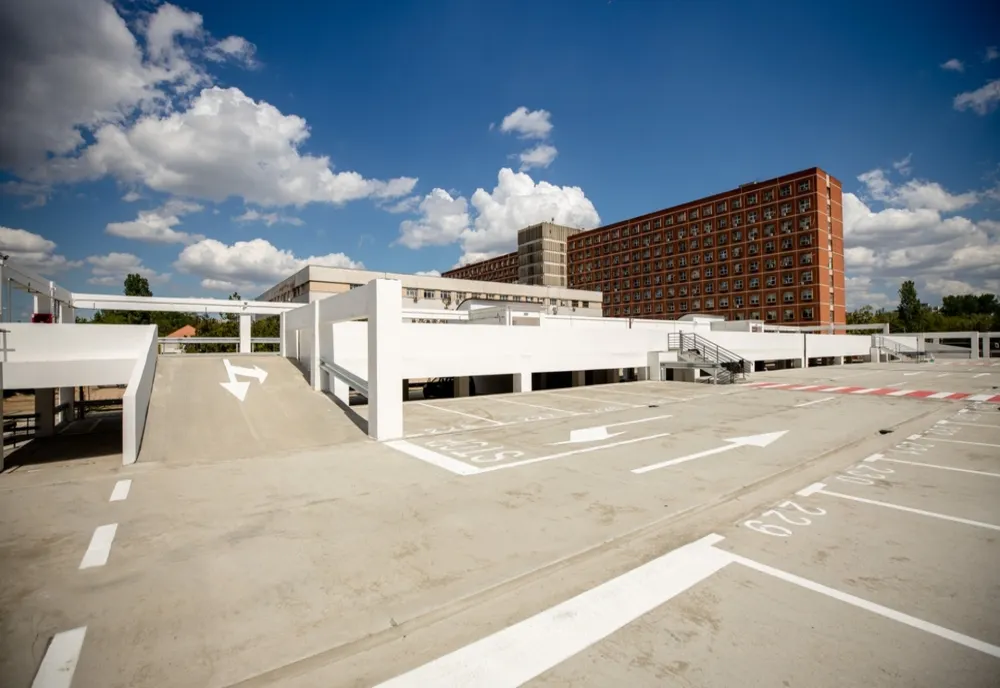 Parcarea de la Spitalul Județean a fost inaugurată astăzi