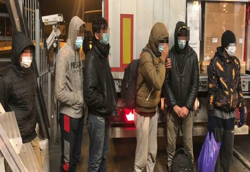 41 de cetăţeni afgani şi un egiptean, plasaţi în carantină instituţionalizată într-un centru din Galați