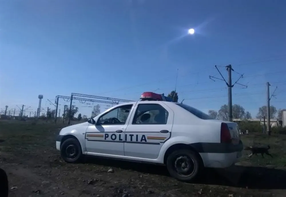 Accidentată de o mașină în timp ce scotea apă dintr-o fântână