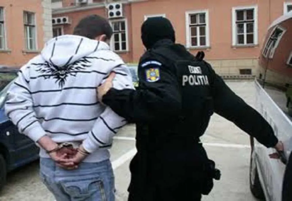 Condamnat pentru tentativă de omor depistat de polițiști și încarcerat