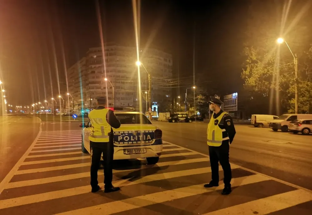 Acțiuni de verificare a respectării măsurilor de protecție sanitară desfășurate de polițiștii din cadrul Poliției Municipiului Tecuci 