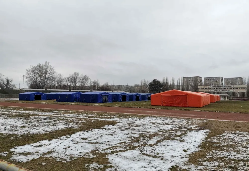 O tabără pentru refugiați a fost ridicată pe stadionul Dunărea din Galați