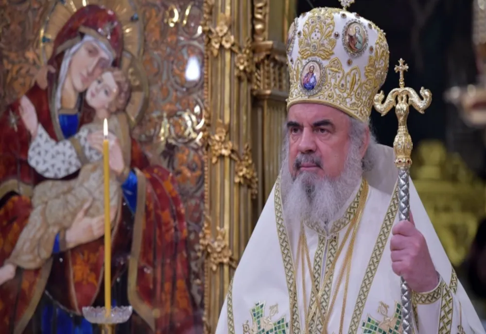 Patrhiarhul Daniel, mesaj către credincioşi: Să ne rugăm pentru încetarea războiului în Ucraina şi să ajutăm pe refugiaţii ucraineni