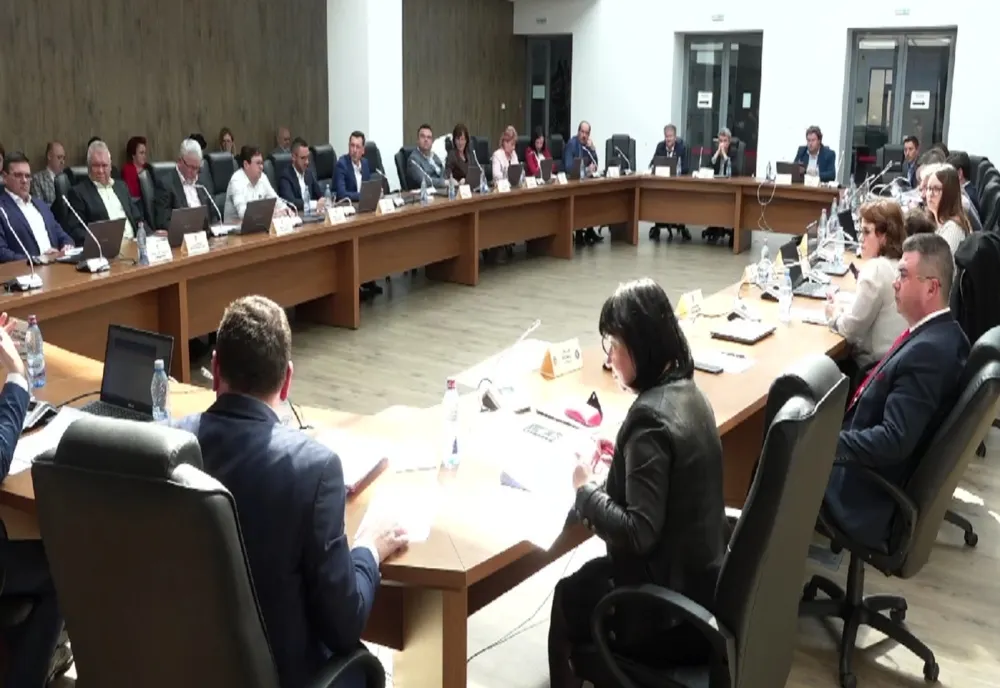 Primăriile din Galați și Vânători vor să achiziționeze prin PNRR 23 de autobuze nepoluante și un microbuz nepoluant