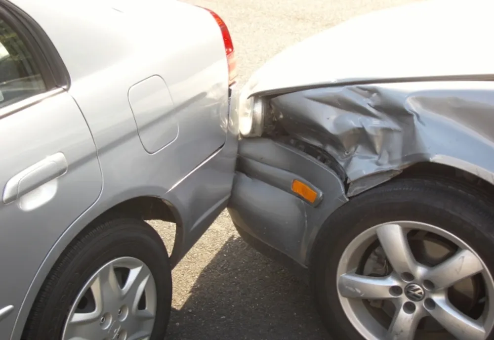 Trei autoturisme implicate într-un accident pe strada Traian din municipiul Galați