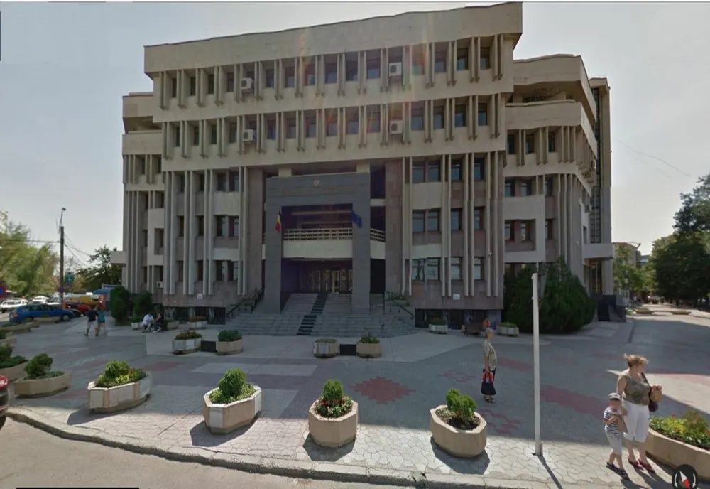 Arest la domiciliu pentru fostul prorector al Universităţii "Dunărea de Jos" din Galați