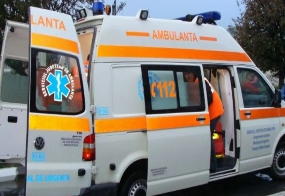 Un viraj la stânga fără să se asigure a băgat un om în spital
