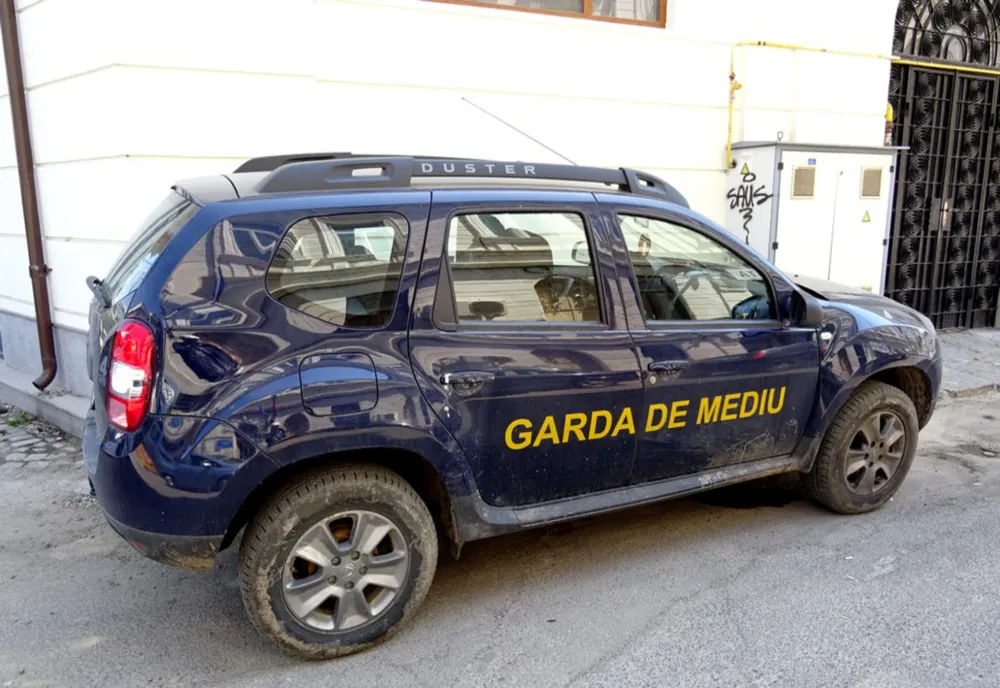Violențe fizice și de limbaj între comisarul şef al Gărzii de Mediu Galaţi şi un alt comisar 