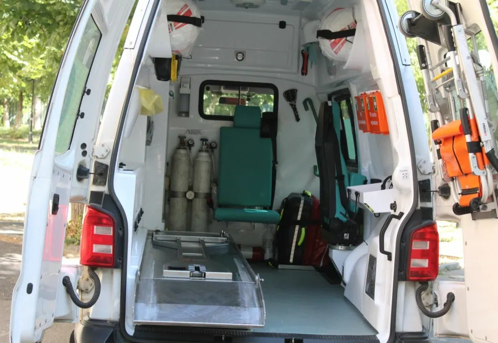 O minoră de 10 ani accidentată în timp ce traversa strada prin loc nepermis