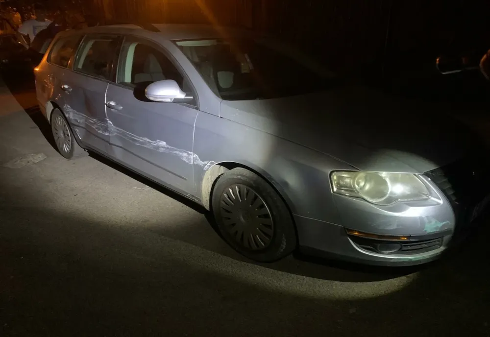 Un șofer gălățean, aflat sub influența alcoolului, a acroșat mai multe autovehicule aflate în parcarea unui bloc