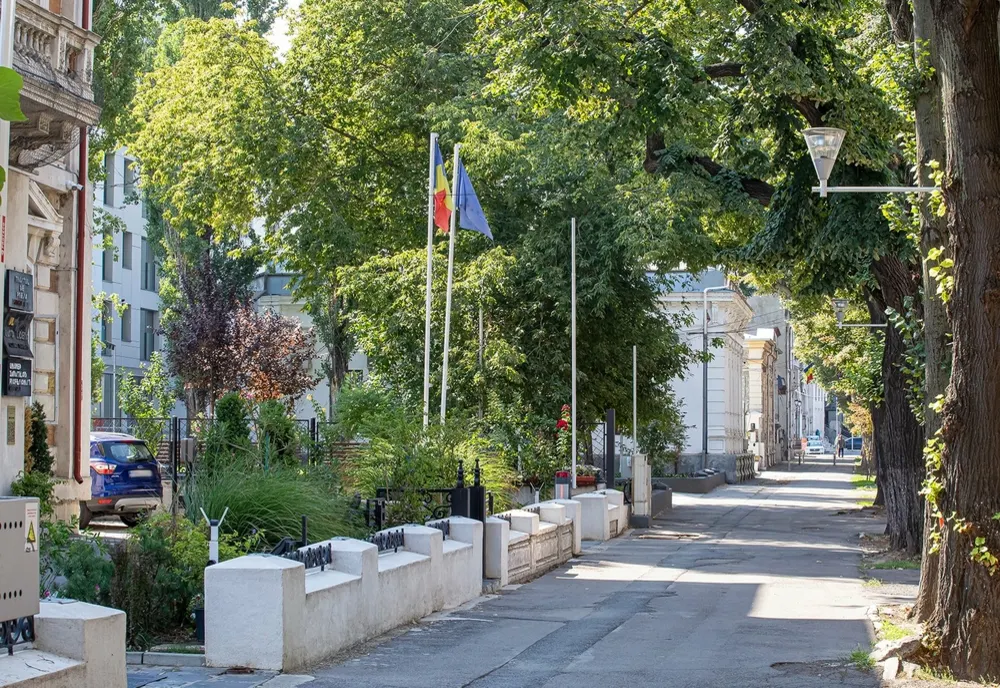 Primăria Galați vrea amenajarea de elemente tip „Aleea Celebrităților - Walk of Fame” pentru circa 150 de personalități marcante ale Galațiului