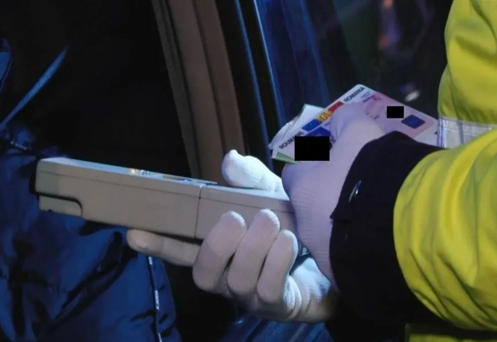Bărbat de 65 de ani depistat băut la volan pe o stradă din municipiul Tecuci