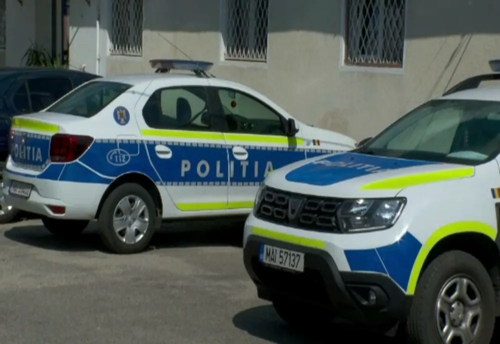 Reținuți pentru violență în familie. Fiul și-a amenințat cu moartea tatăl vitreg