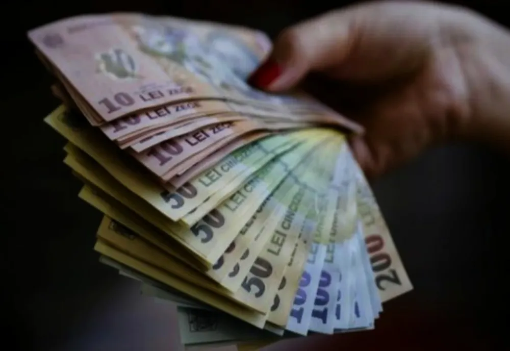 Sondaj: 69% dintre consumatorii la nivel global şi-au redus cheltuielile neesenţiale din cauza scumpirilor