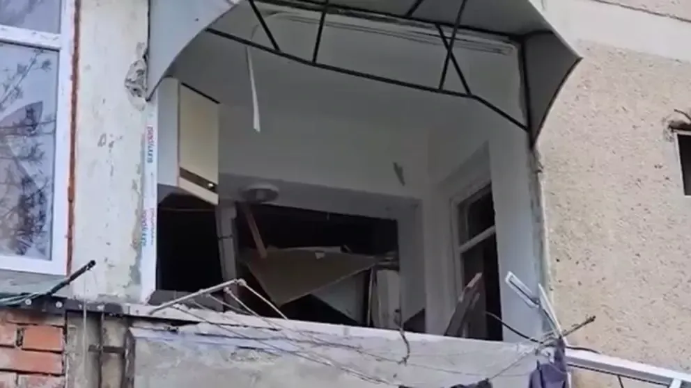 Trei răniți după o explozie într-un boloc din Galați: mai mulți locatari, evacuaţi de urgenţă