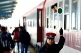 CFR este în colaps total, dar angajații vor primi bonusuri de performanță