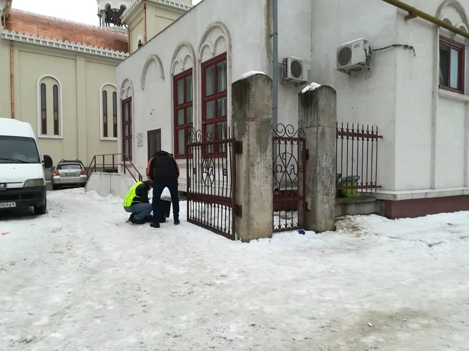 mort biserica
