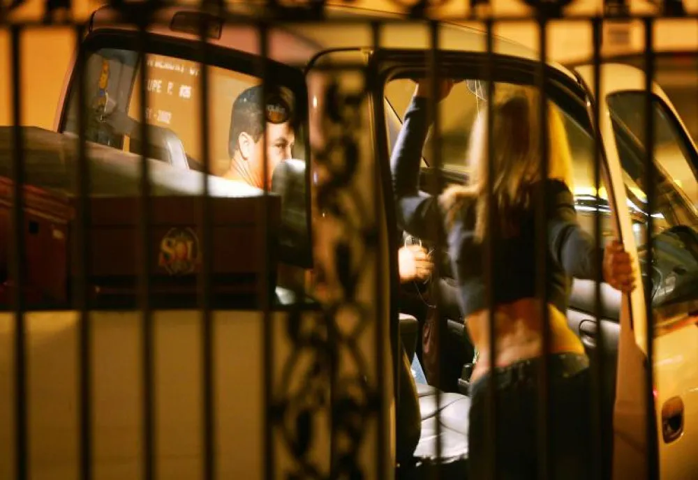  Povestea celor 60 de românce care au ajuns prostituate la Londra. Pozele lor erau pe toate site-urile de profil din Marea Britanie 