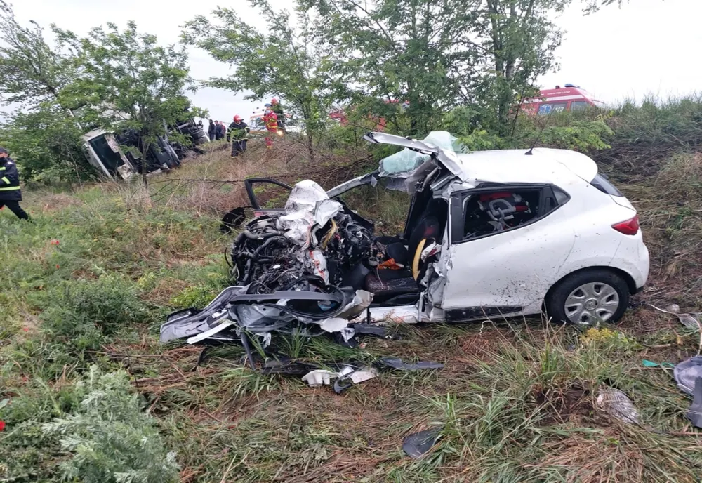 Accident înfiorător: un bebeluș și părinții săi au murit