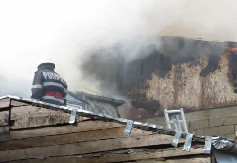 Femeie de 84 de ani decedată în urma unui incendiu