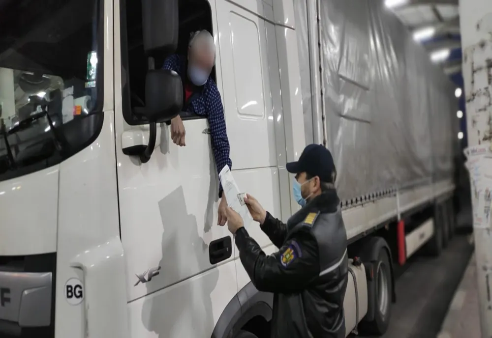 Asigurări tip Carte Verde false, descoperite la controlul de frontieră de la Galați