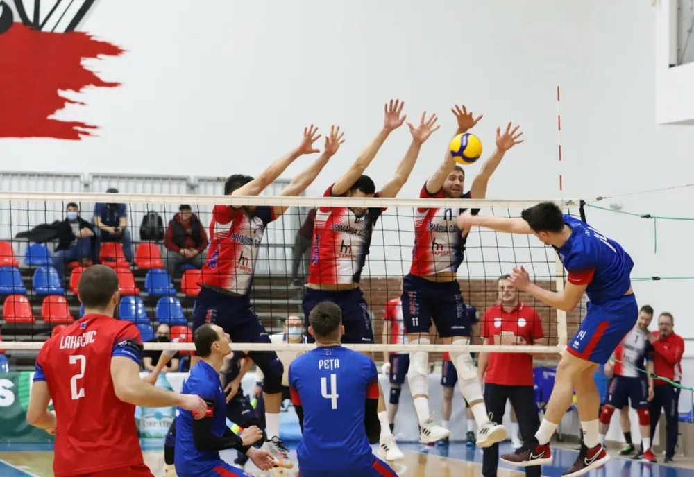 Arcada Galați și-a consolidat poziția de lider în Divizia A1 la volei masculin