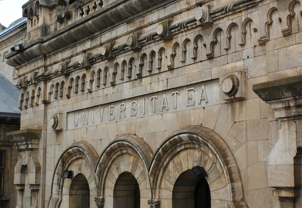 Chitanțe pentru taxe judiciare umflate din pix, la Universitatea Dunărea de Jos din Galați