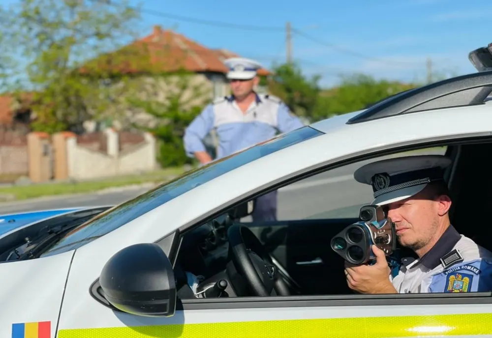 Patru conducători auto înregistrați de radare cu viteze de peste 100 km.h în localități din județul Galați