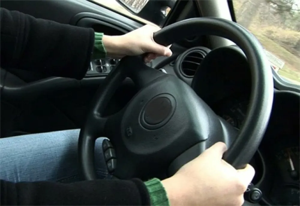 Adolescent de 17 ani depistat la volan de polițiștii gălățeni