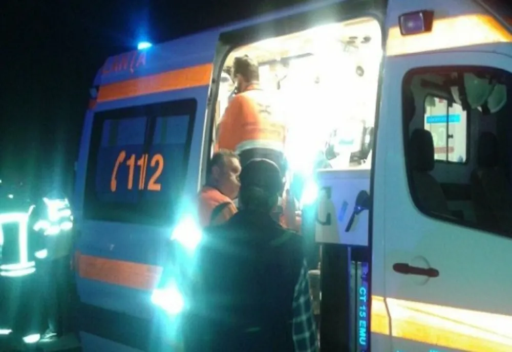 Bărbat lovit de o mașină s-a oprit la bar înainte de a suna la poliție și ambulanță