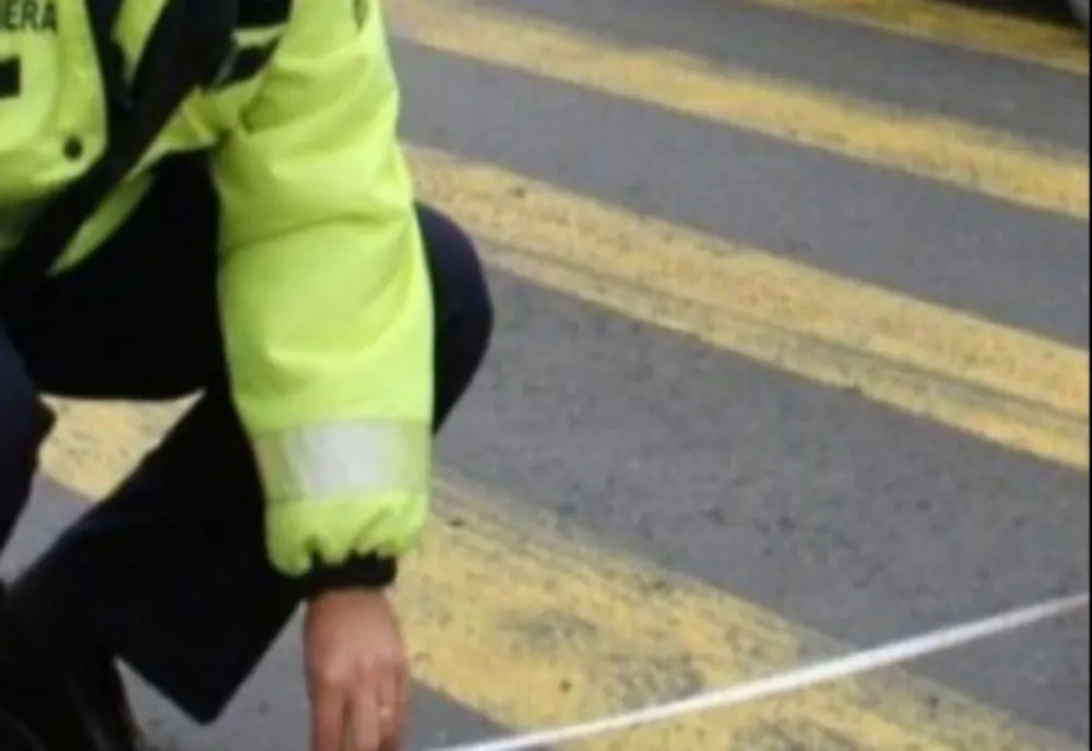 Pieton lovit de o autoutilitară pe strada Incubatorului din municipiul Galați. Șoferul a părăsit locul accidentului