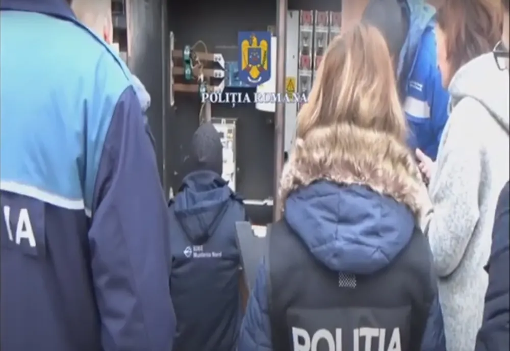 Instalații clandestine de alimentare cu energie electrică la punctul de lucru a două societăți comerciale, situate pe raza municipiului Galați