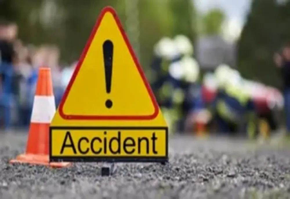 Accident pe DN26, pe fondul neadaptării vitezei la condițiile de drum. A lovit cu semiremorca un autoturism care circula regulamentar