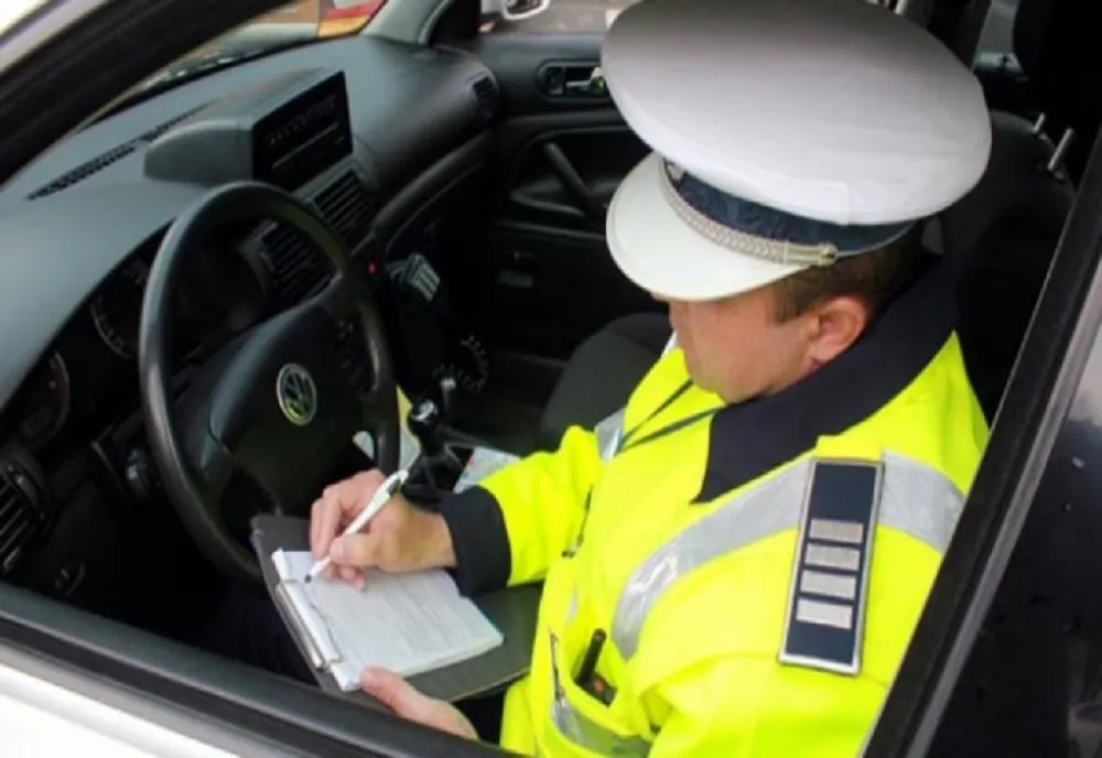 Conducea o autoutilitară având un permis de conducere fals