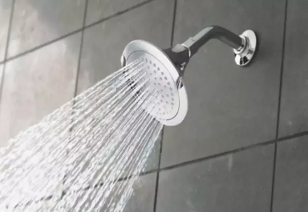 De ce e bine să faci duș cu apă rece: beneficii pentru corp și starea de spirit