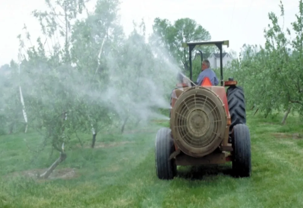 Haos în UE: mai multe țări refuză reducerea PESTICIDELOR