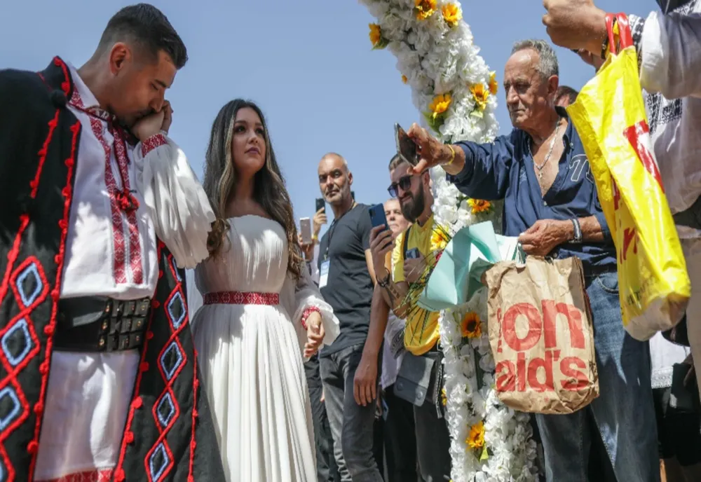 COMUNITATEA LGBTQ ANUNȚĂ UN MARE MARȘ ÎN CAPITALĂ, ÎN PLINĂ SĂRBĂTOARE ORTODOXĂ. SIMION: „ESTE O PROVOCARE, NE RUGĂM PENTRU EI”. BECALI: ,,SUNT COMANDAȚI DE SATANA ĂL MARE"