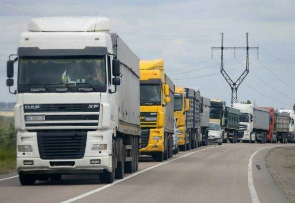 RESTRICȚII DE CIRCULAȚIE PENTRU CAMIOANELE DE PESTE 7,5 TONE, MARȚI, ÎN ȘASE JUDEȚE DIN SUDUL ȚĂRII, DIN CAUZA CANICULEI