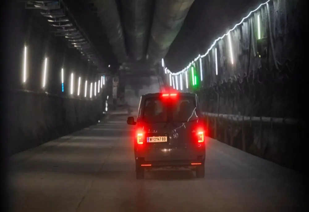 Europa sapă istorie. Trei țări se unesc sub munți pentru cel mai lung tunel feroviar construit vreodată