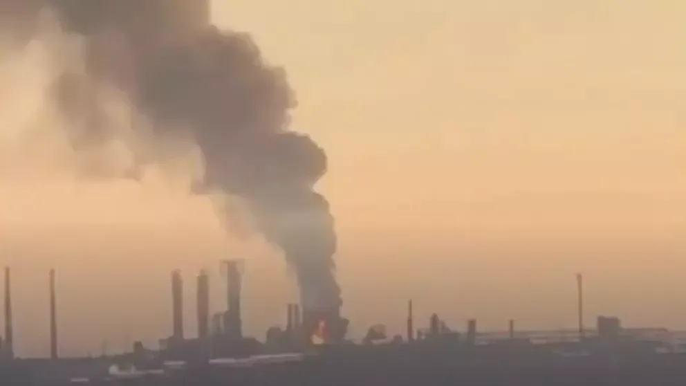 Rafinărie în flăcări în Rusia / FOTO: X.com